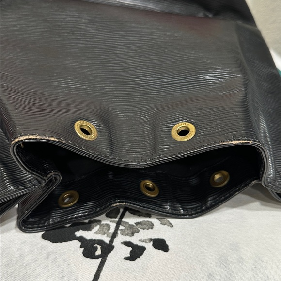 Huge price drop ⬇️ Louis Vuitton Noe Black & Red Bucket Bag - Picture 16 of 16